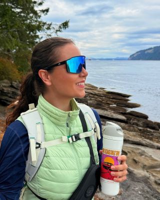 🇨🇦 Vancouver Island, nekonečný oceán a český design na očích. 💙LIFE. brýle od NANDEJ s vámi zvládnou každý krok – od pláží...